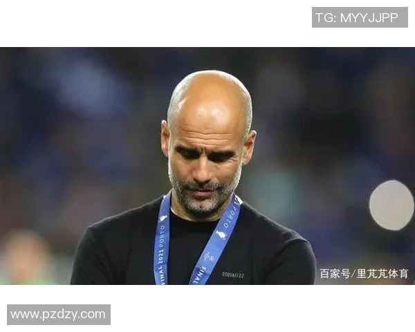 足球界的万字传奇球星：从青涩少年到全球瞩目的巨星